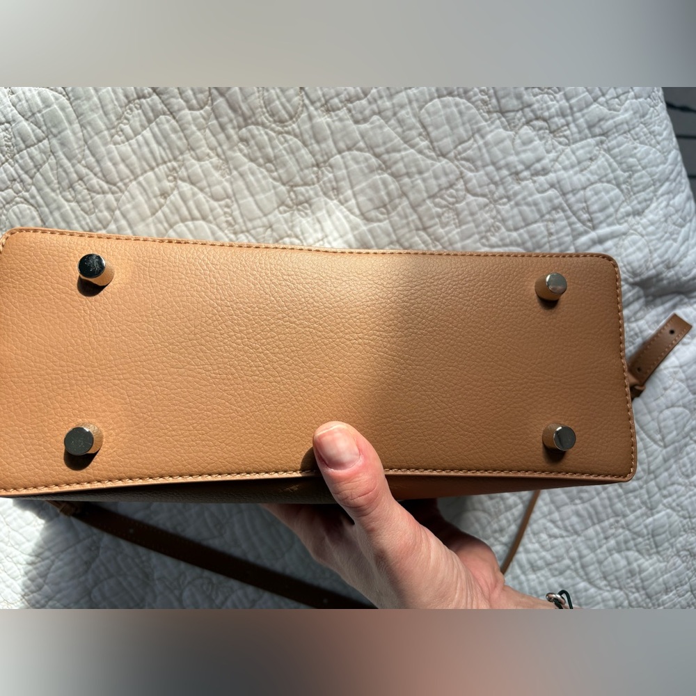 Freja New York Hudson Leather Shoulder Bag in Brown - Picture 9 of 15